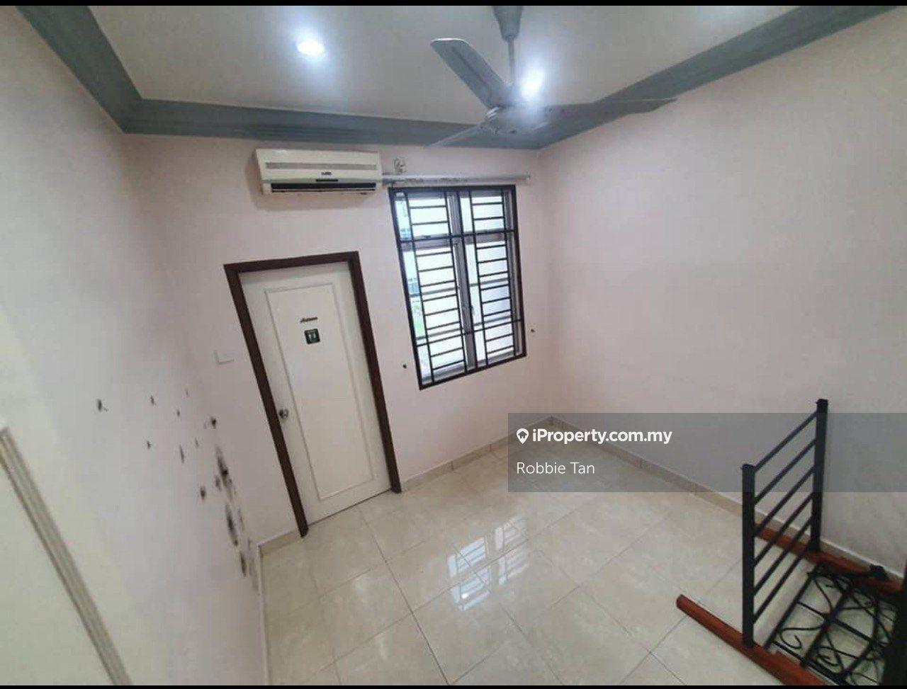 Rumah Berangkai 2 Tingkat untuk Dijual di Taman Austin Perdana, Tebrau oleh Robbie Tan - iProperty.com.my