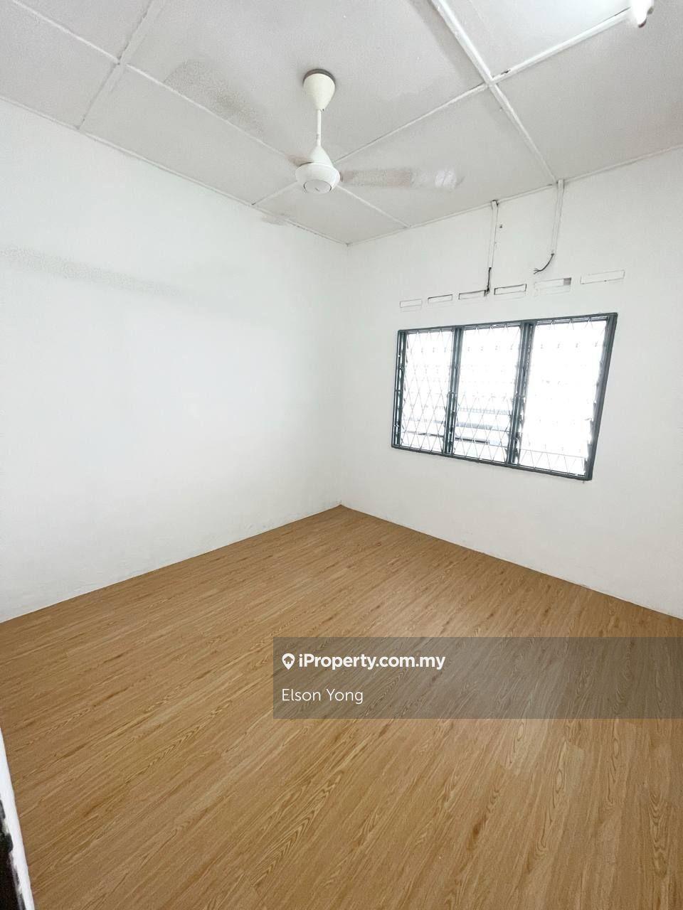 Rumah Berangkai 1 Tingkat untuk Dijual di Taman Hajiad, Tmn Bilal, Bukit Pasir, Batu Pahat oleh Elson Yong - iProperty.com.my