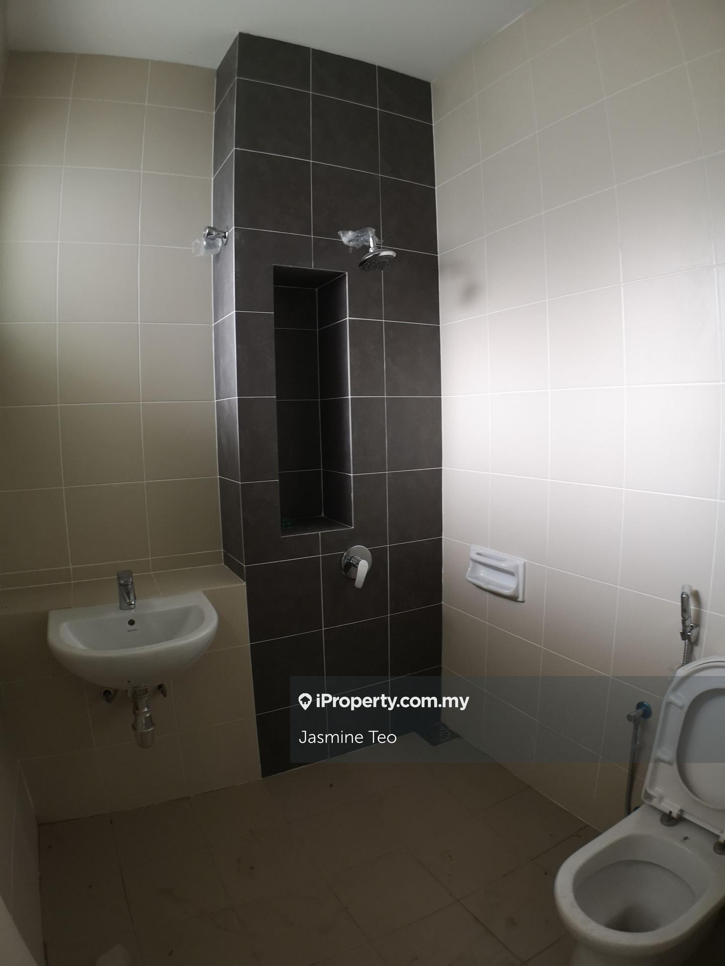 Rumah Berkembar untuk Dijual di Setia Utama 1, Setia Alam oleh Jasmine Teo - iProperty.com.my