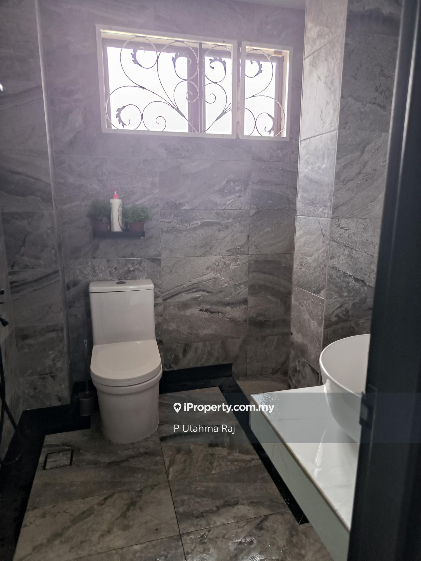 Rumah Berangkai 2 Tingkat untuk Dijual di Taman Teluk Pulai, Klang oleh P Utahma Raj - iProperty.com.my