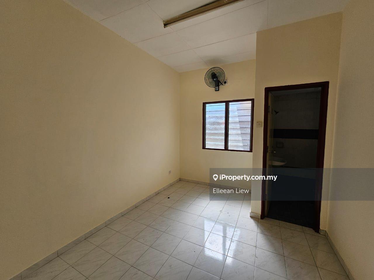 Rumah Berangkai 2 Tingkat untuk Dijual di Taman Putra Budiman, Balakong oleh Elleean Liew - iProperty.com.my