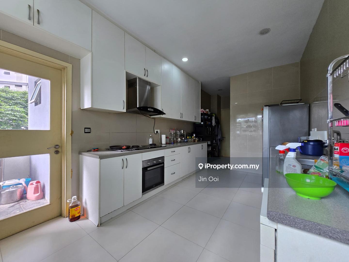 Kondominium untuk Dijual di Desa Eight oleh Jin Ooi - iProperty.com.my