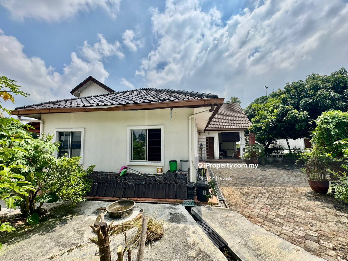 Bungalow House for Sale in Istana Bukit Kayangan, Shah Alam by Muizz Razak - iProperty.com.my