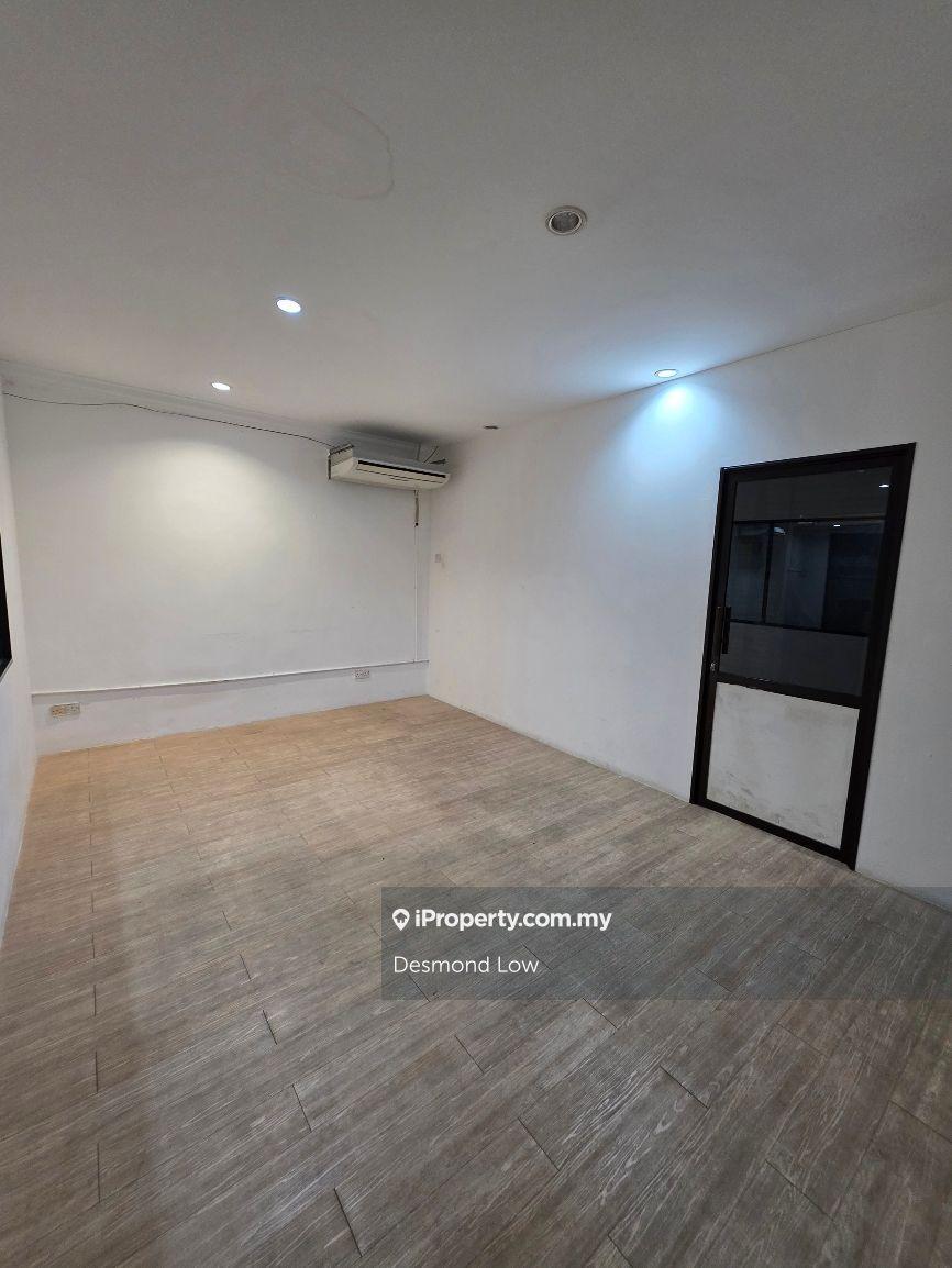 Kedai-Pejabat untuk Disewa di Desa University, Gelugor oleh Desmond Low - iProperty.com.my