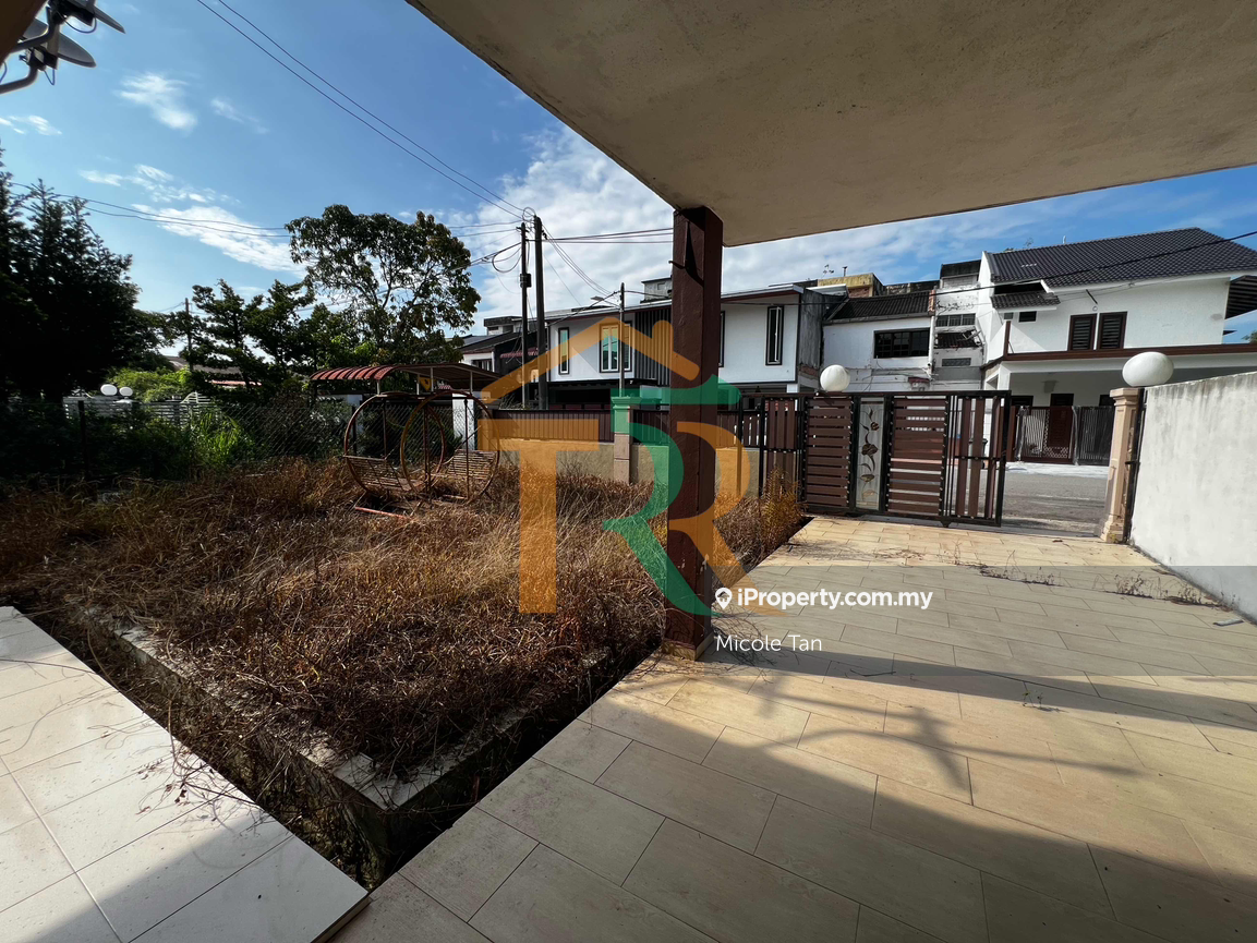 Semi-Detached House for Sale in Jalan Bakri, Batu 4, Jalan Bakri by Micole Tan - iProperty.com.my