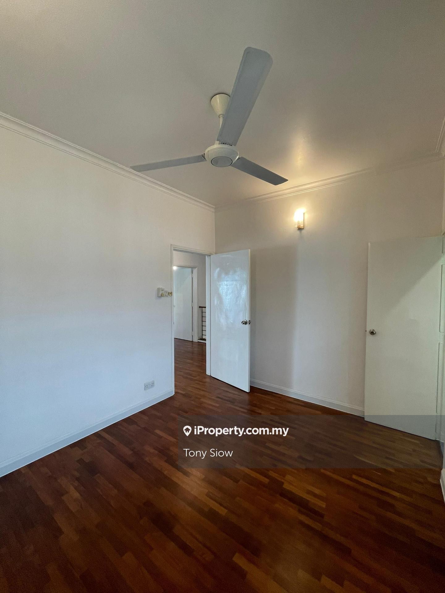 Rumah Berangkai 2 Tingkat untuk Dijual di Usj 5, Subang Jaya oleh Tony Siow - iProperty.com.my