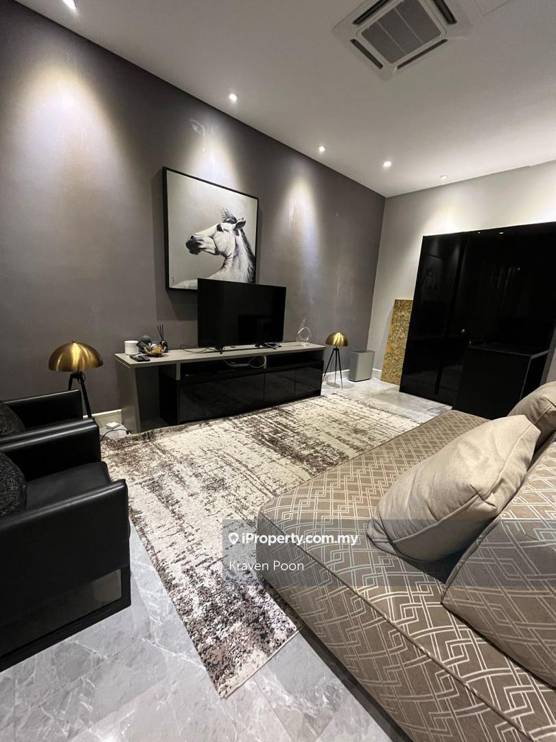Rumah Bandar untuk Dijual di East Residence KLGCC Resort, Bukit Kiara, Bandar Sri Damansara oleh Kraven Poon - iProperty.com.my