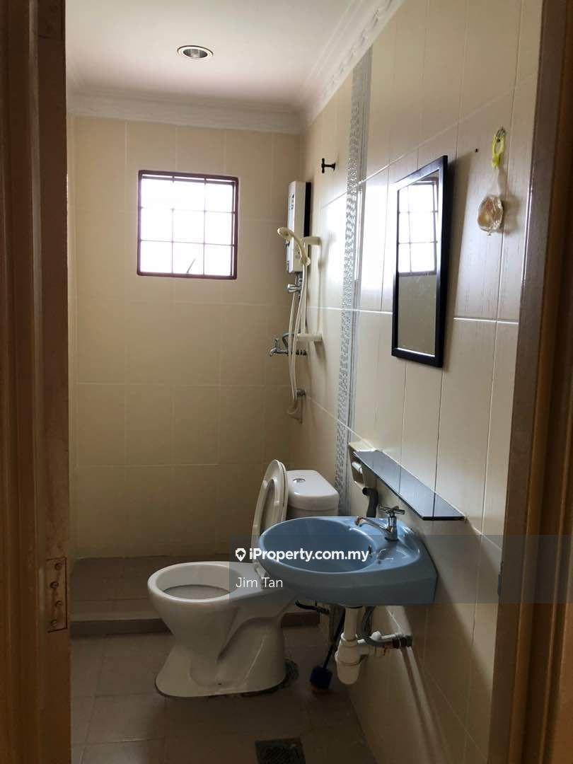 Rumah Bandar untuk Disewa di Villa Laman Tasik, Bandar Sri Permaisuri, Cheras oleh Jim Tan - iProperty.com.my