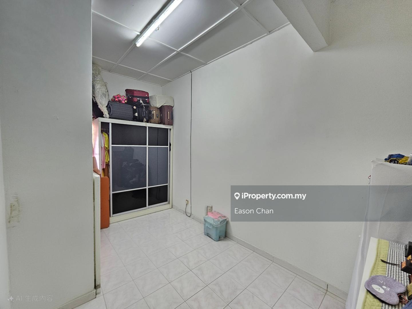 Rumah Berangkai 2 Tingkat untuk Dijual di Taman Desa Serdang, Seri Kembangan oleh Eason Chan - iProperty.com.my
