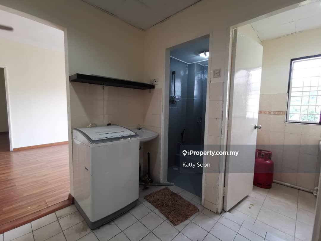 Pangsapuri untuk Dijual di Pangsapuri Kempas oleh Katty Soon - iProperty.com.my