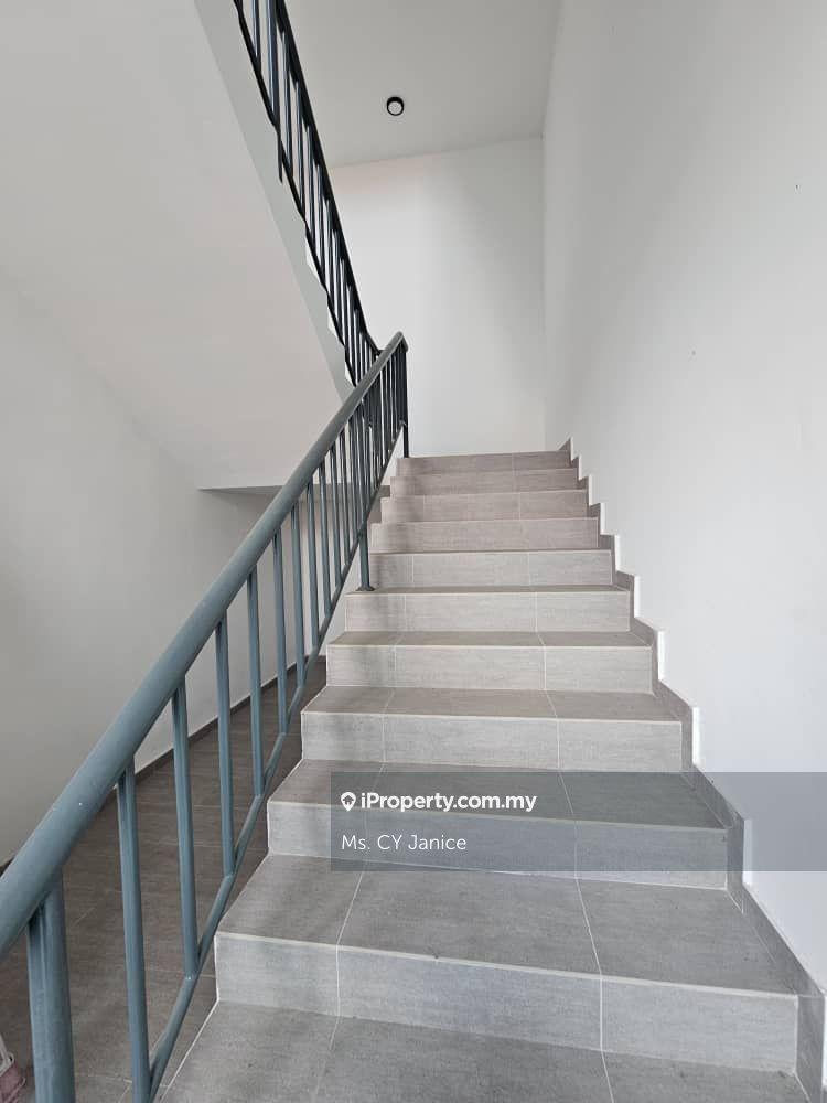 Semi-D Kilang untuk Dijual di Balakong, Serdang, Cheras, Kajang, Bangi, Taming, Balakong oleh Ms. CY Janice - iProperty.com.my