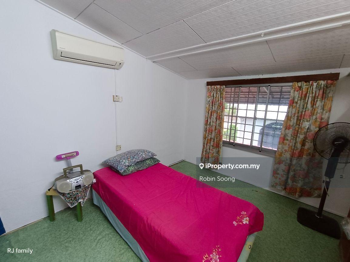 1-storey Terraced House for Sale in Ujong Pasir, Melaka City by Robin Soong - iProperty.com.my