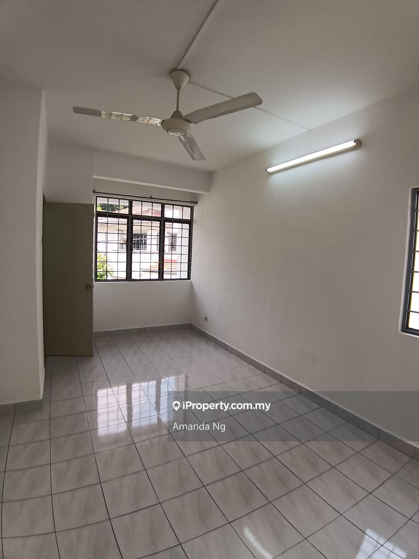 Rumah Berkembar untuk Disewa di Bandar Utama 11, Bandar Utama oleh Amanda Ng - iProperty.com.my
