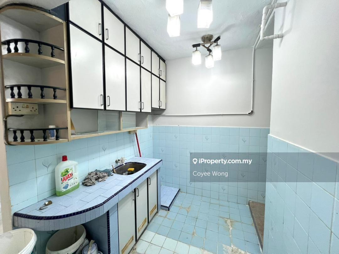 Flat for Sale in Happy Court by Coyee Wong - iProperty.com.my