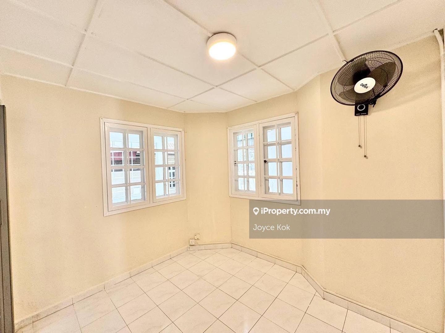 Rumah Berangkai 2 Tingkat untuk Dijual di Usj 9, Subang Jaya oleh Joyce Kok - iProperty.com.my