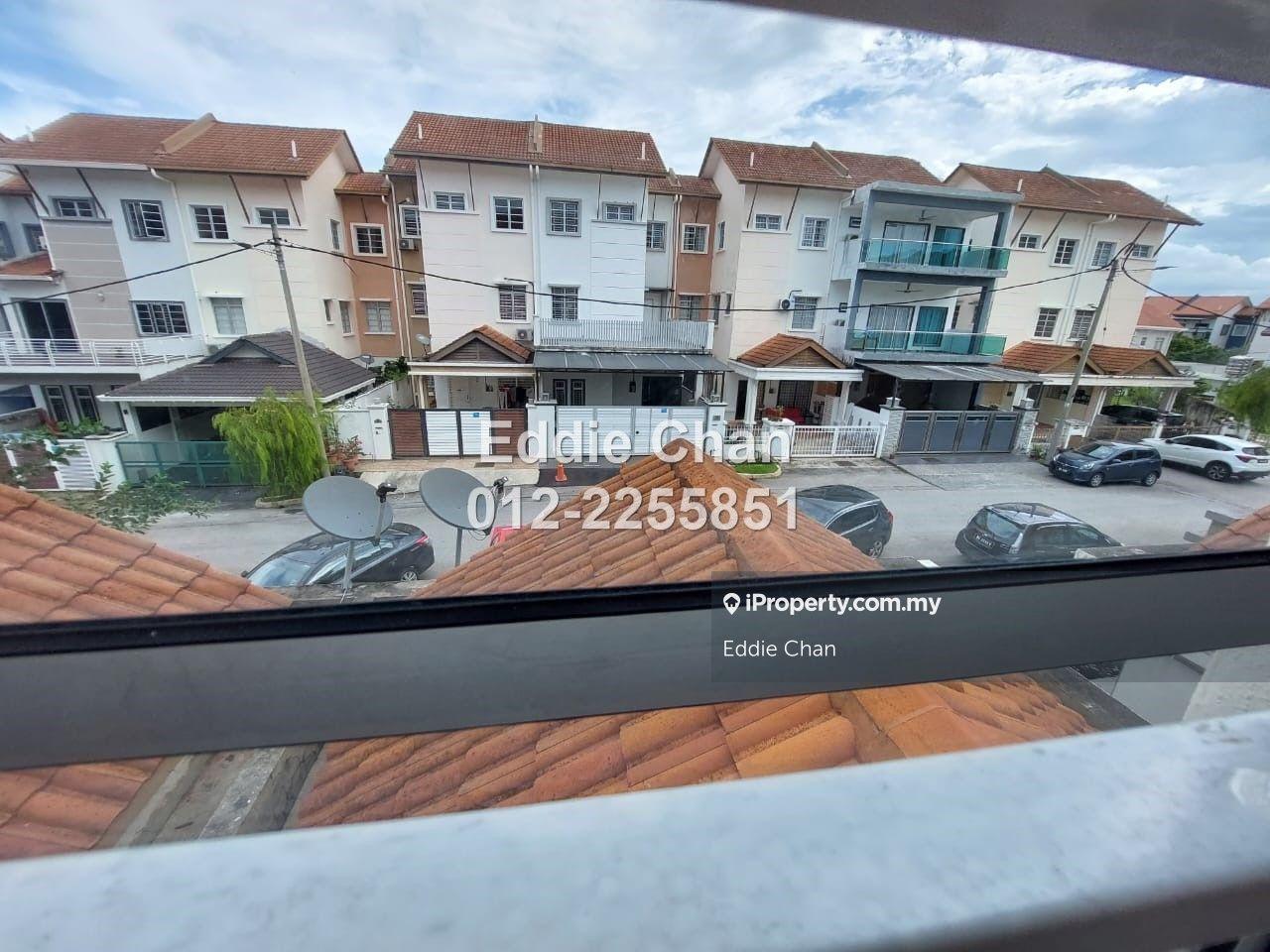 Rumah Berangkai 2.5 Tingkat untuk Dijual di Ukay Perdana (De Puncak), Ampang oleh Eddie Chan - iProperty.com.my