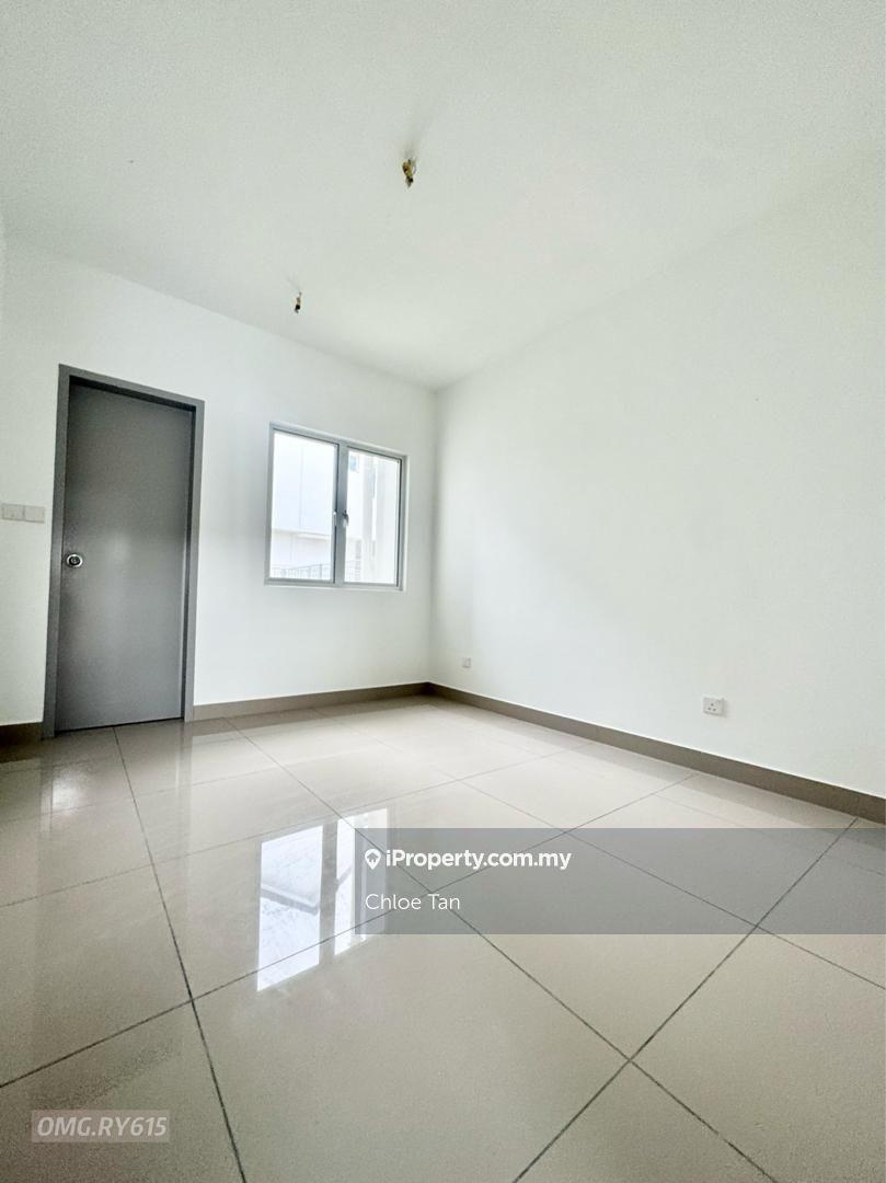 Rumah Berangkai 1.5 Tingkat untuk Dijual di Kota Bayuemas, Klang oleh Chloe Tan - iProperty.com.my