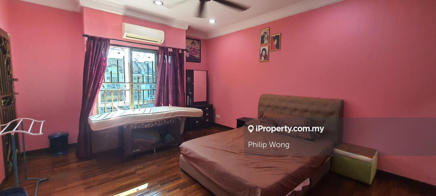 2.5-storey Terraced House for Sale in Taman Prima Tropika, Seri Kembangan by Philip Wong - iProperty.com.my