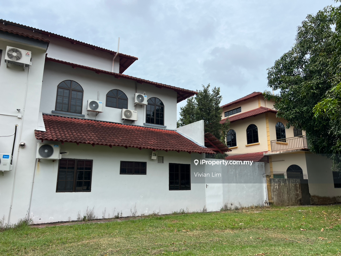 Semi-Detached House for Sale in 3 Storey Semi D, Muar by Vivian Lim - iProperty.com.my
