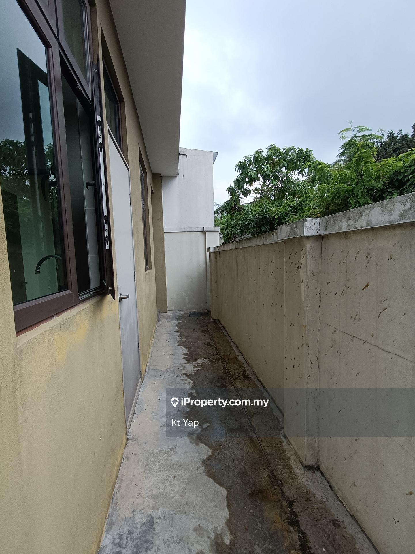 Rumah Berangkai 3 Tingkat untuk Dijual di Gembira 33, Kuchai Lama, Happy Garden, Salak South, Sri Petaling oleh Kt Yap - iProperty.com.my