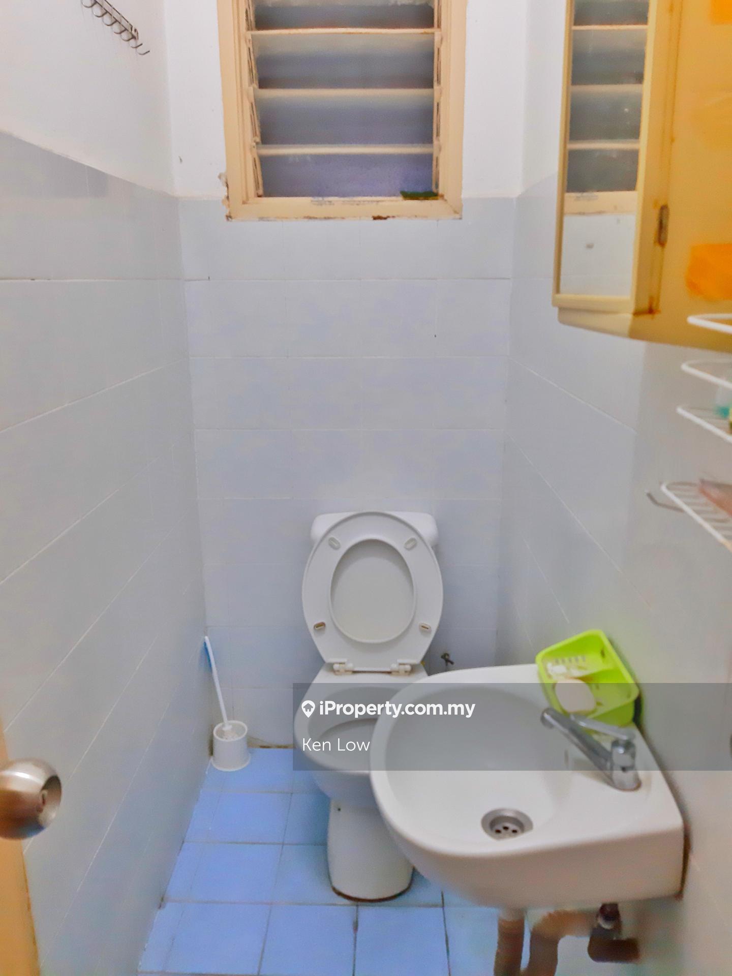 Rumah Berangkai 2 Tingkat untuk Dijual di Taman Prima Saujana, Kajang oleh Ken Low - iProperty.com.my