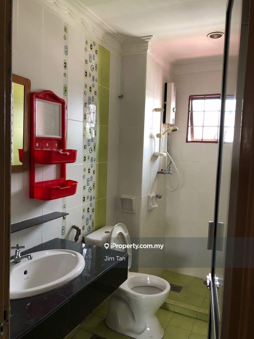 Rumah Bandar untuk Disewa di Villa Laman Tasik, Bandar Sri Permaisuri, Cheras oleh Jim Tan - iProperty.com.my