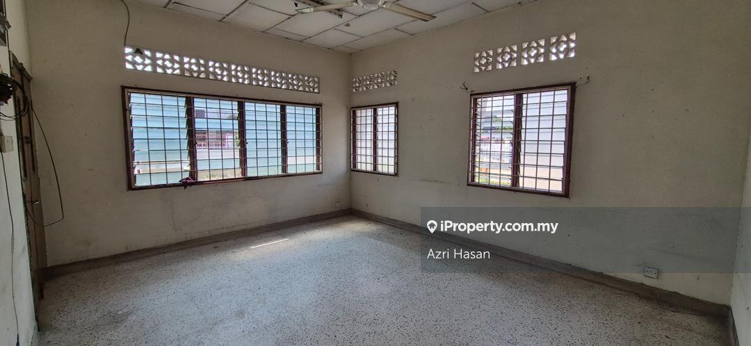 Bungalow House for Rent in Seksyen 1, Petaling Jaya by Azri Hasan - iProperty.com.my