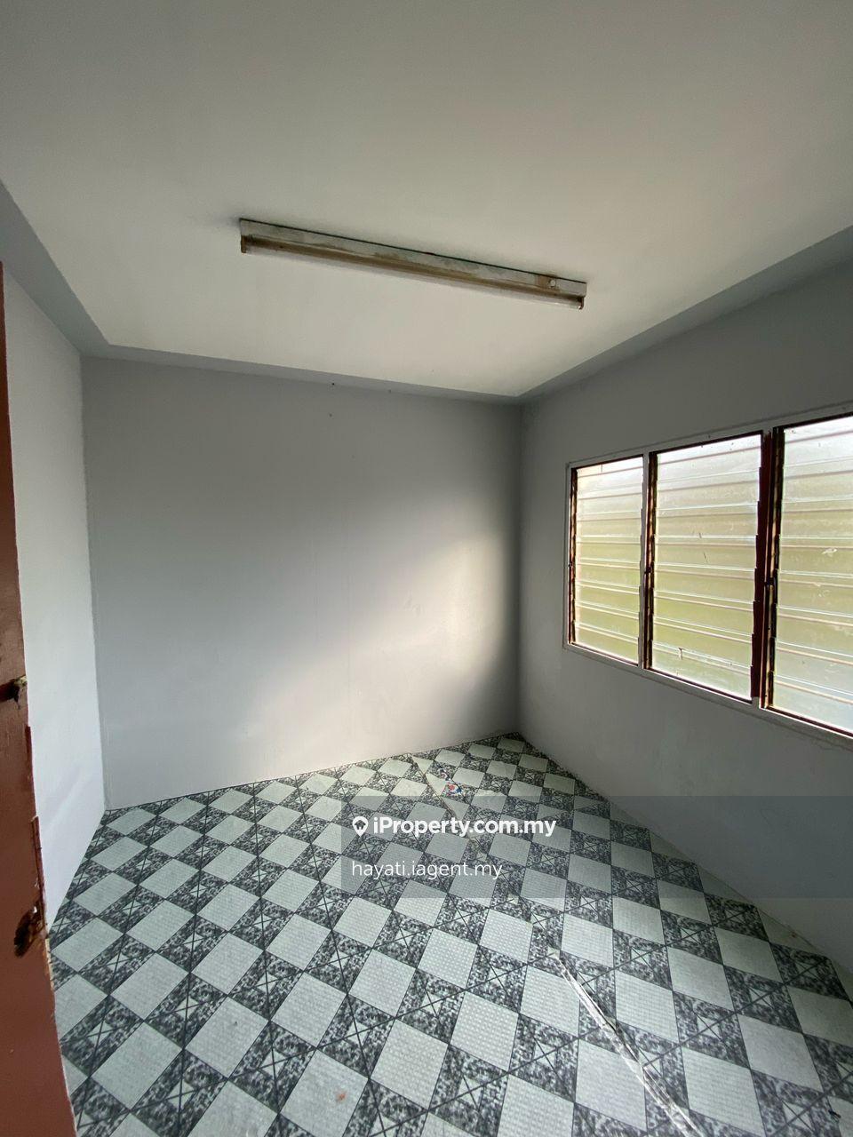 Pangsapuri untuk Dijual di PKNS Seri Kembangan oleh hayati.iagent.my - iProperty.com.my