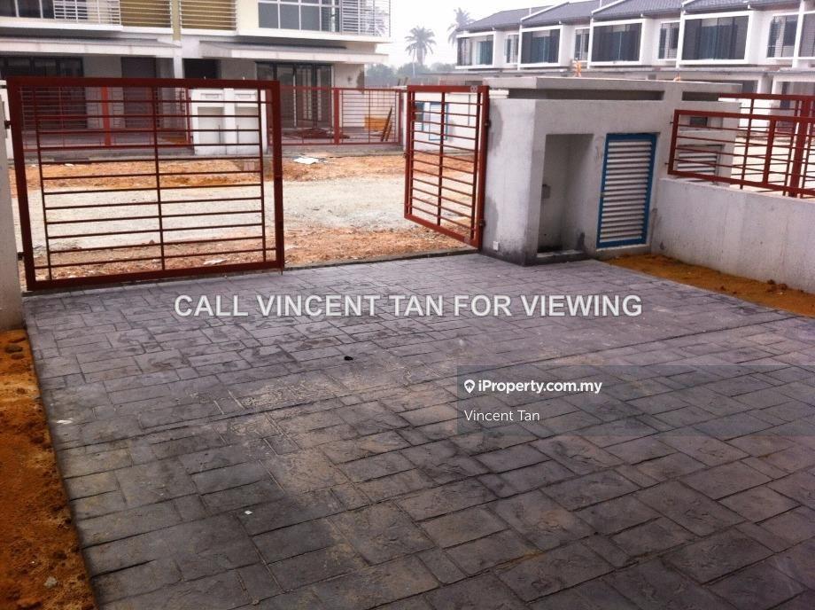 Rumah Berangkai 2 Tingkat untuk Dijual di ELMINA GARINIA CRESSIDA East Garden West Valley, Shah Alam oleh Vincent Tan - iProperty.com.my