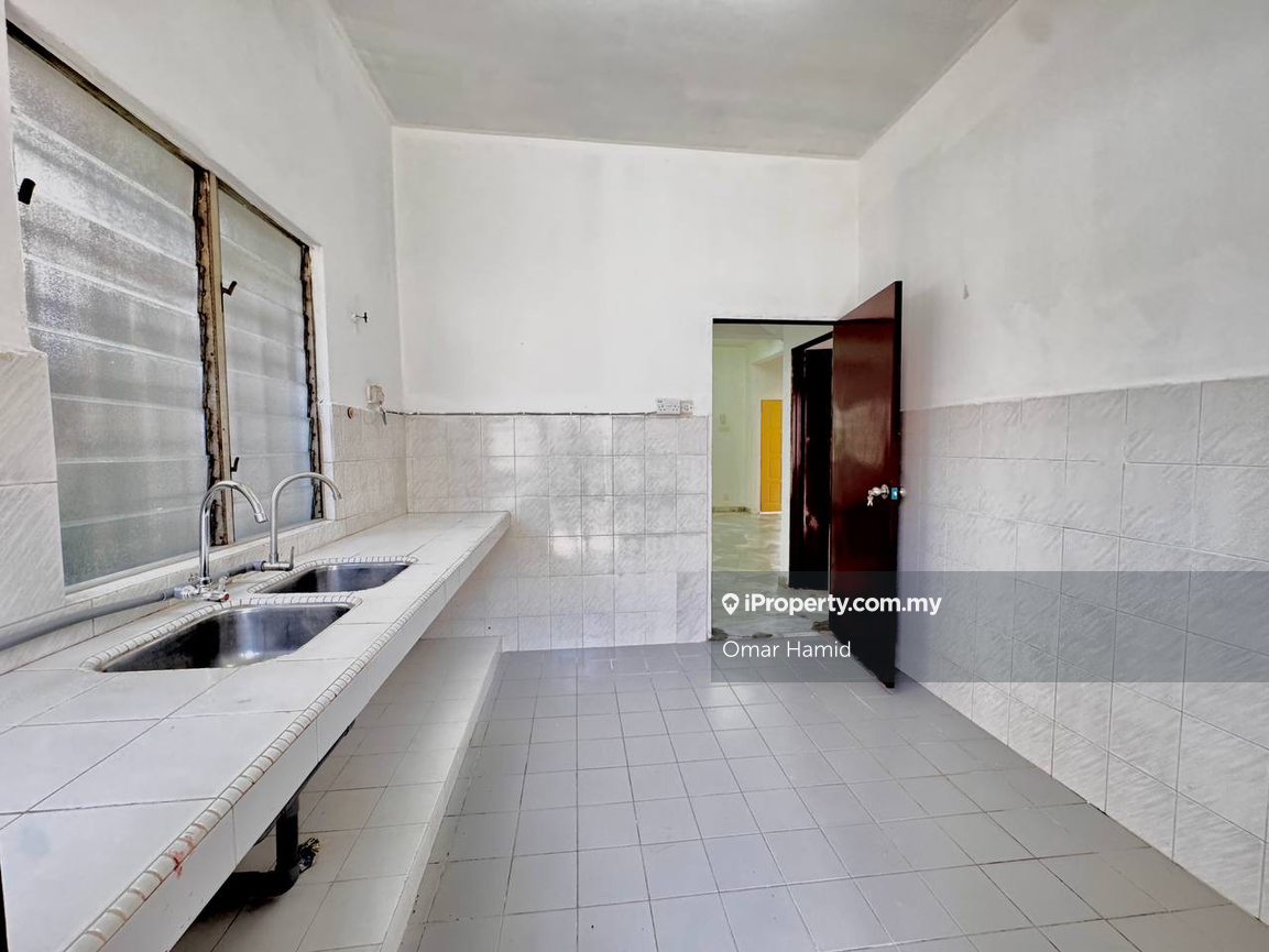 Rumah Berangkai 2 Tingkat untuk Dijual di Taman Bukit Kajang Baru, Kajang oleh Omar Hamid - iProperty.com.my