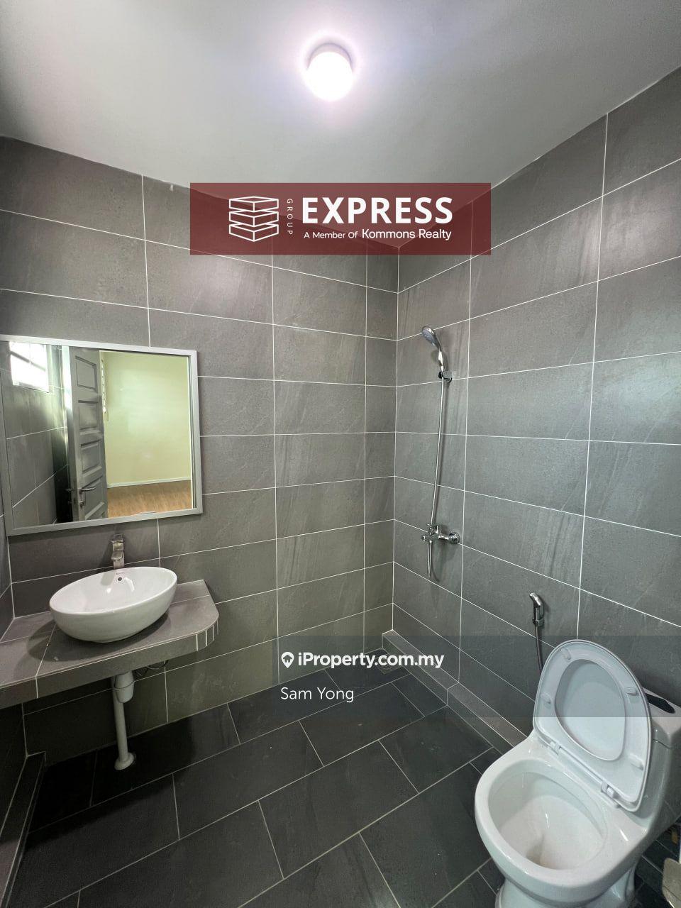 Rumah Berangkai 2 Tingkat untuk Dijual di Lopeng, Miri oleh Sam Yong - iProperty.com.my