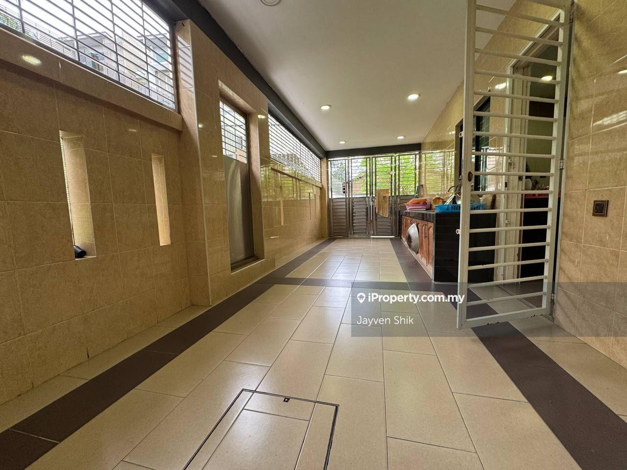 Semi-Detached House for Sale in Bandar Putra Permai, Seri Kembangan by Jayven Shik - iProperty.com.my
