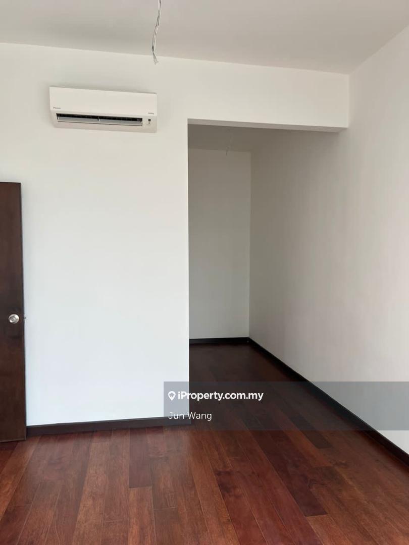 Service Residence for Sale in Molek Regency by Jun Wang - iProperty.com.my