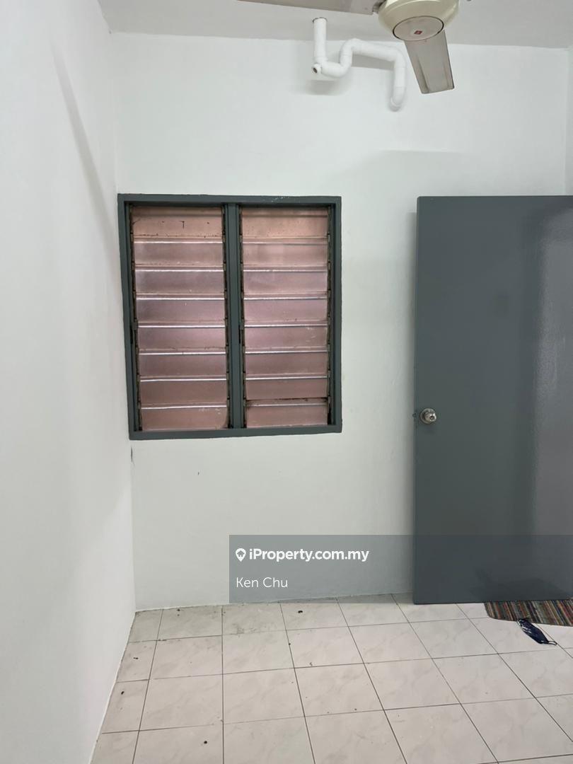 Townhouse for Sale in Taman Sinaran, Balakong by Ken Chu - iProperty.com.my