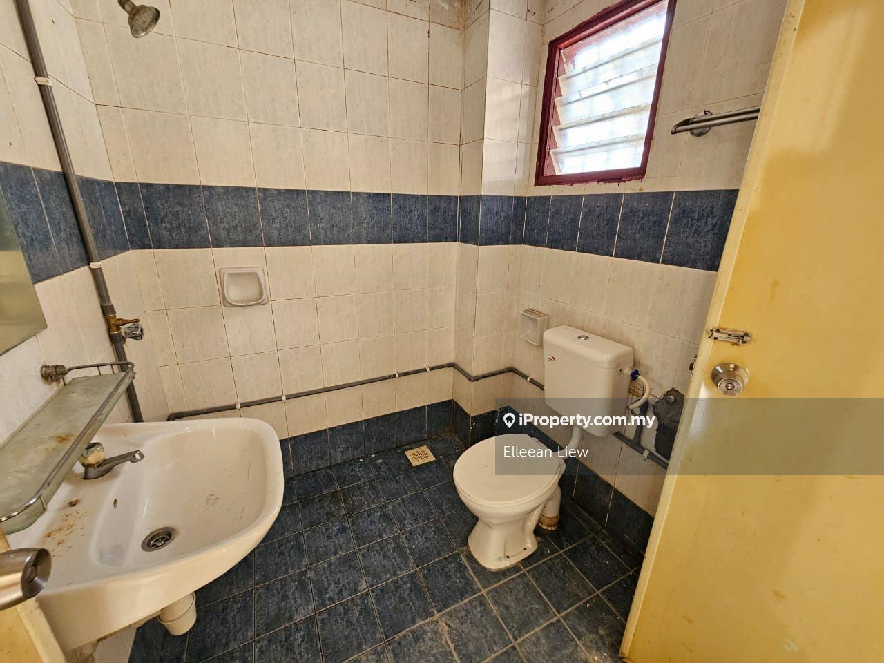 Rumah Berangkai 2 Tingkat untuk Dijual di Taman Putra Budiman, Balakong oleh Elleean Liew - iProperty.com.my