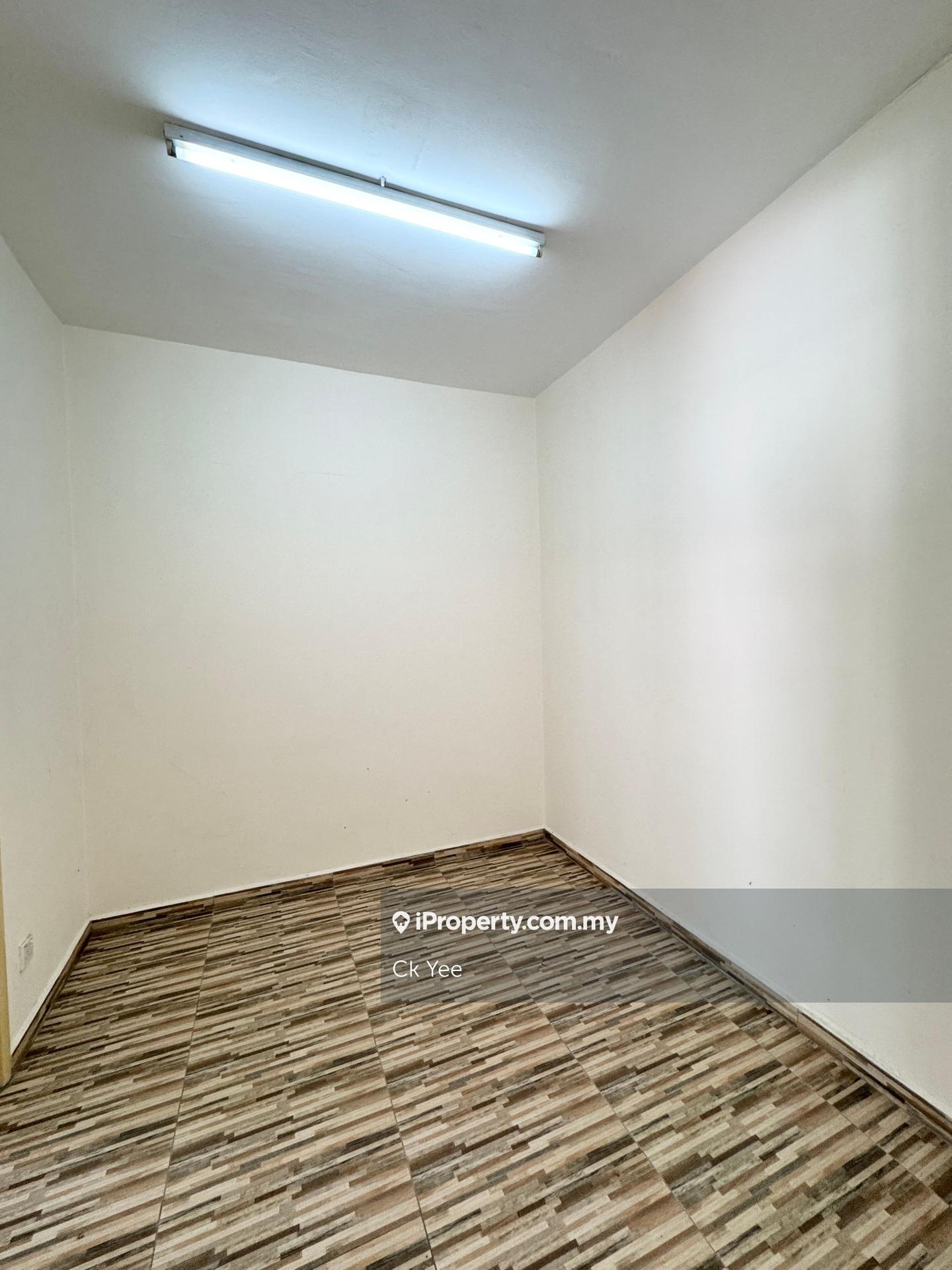 3-storey Terraced House for Sale in Taman Esplanad, Bukit Jalil by Ck Yee - iProperty.com.my