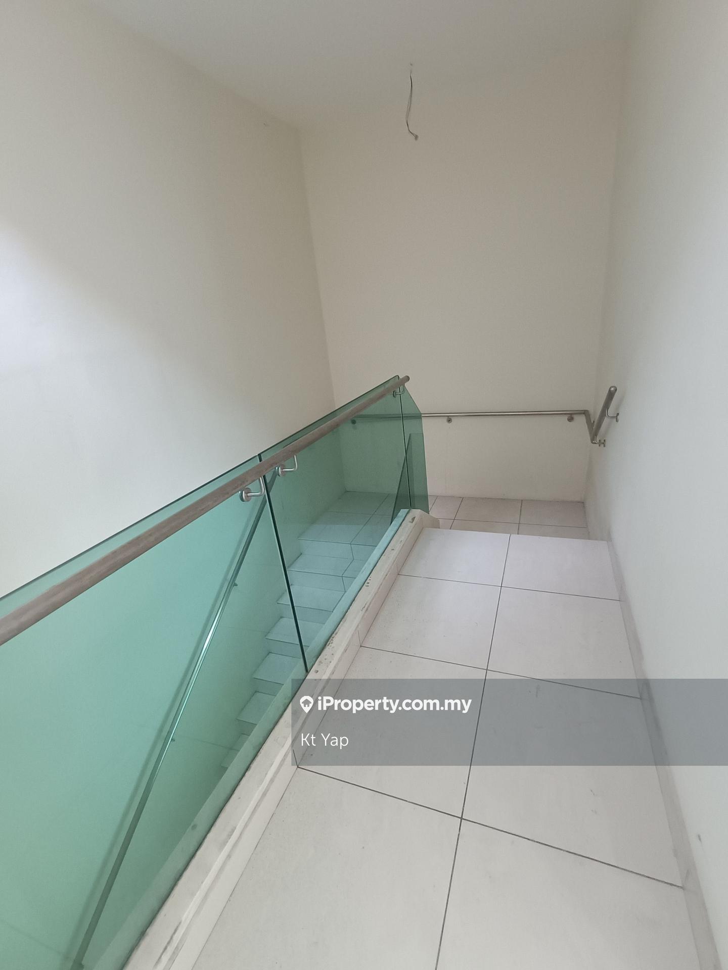Rumah Berangkai 3 Tingkat untuk Dijual di Gembira 33, Kuchai Lama, Happy Garden, Salak South, Sri Petaling oleh Kt Yap - iProperty.com.my