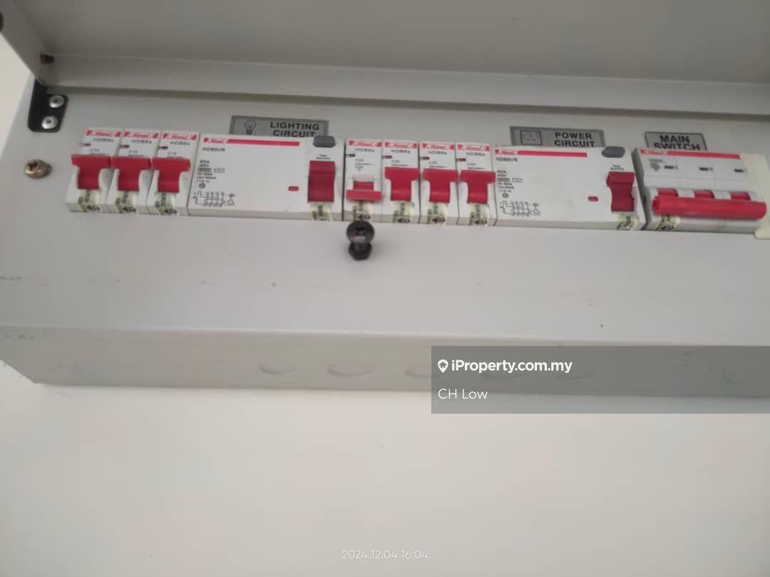 Office for Rent in Pusat Bandar Putra Permai, Seri Kembangan by CH Low - iProperty.com.my