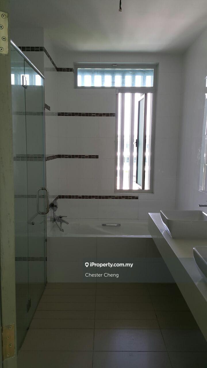 3-storey Terraced House for Sale in Jalan Barat @ D'Island Residence, Puchong, Puchong by Chester Cheng - iProperty.com.my