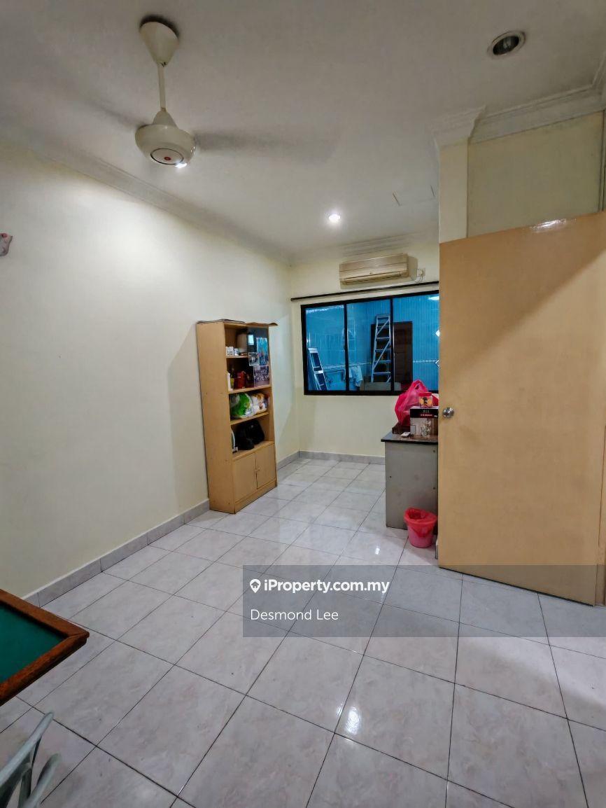 Rumah Berangkai 2 Tingkat untuk Dijual di Taman Desa Tebrau, Tebrau oleh Desmond Lee - iProperty.com.my
