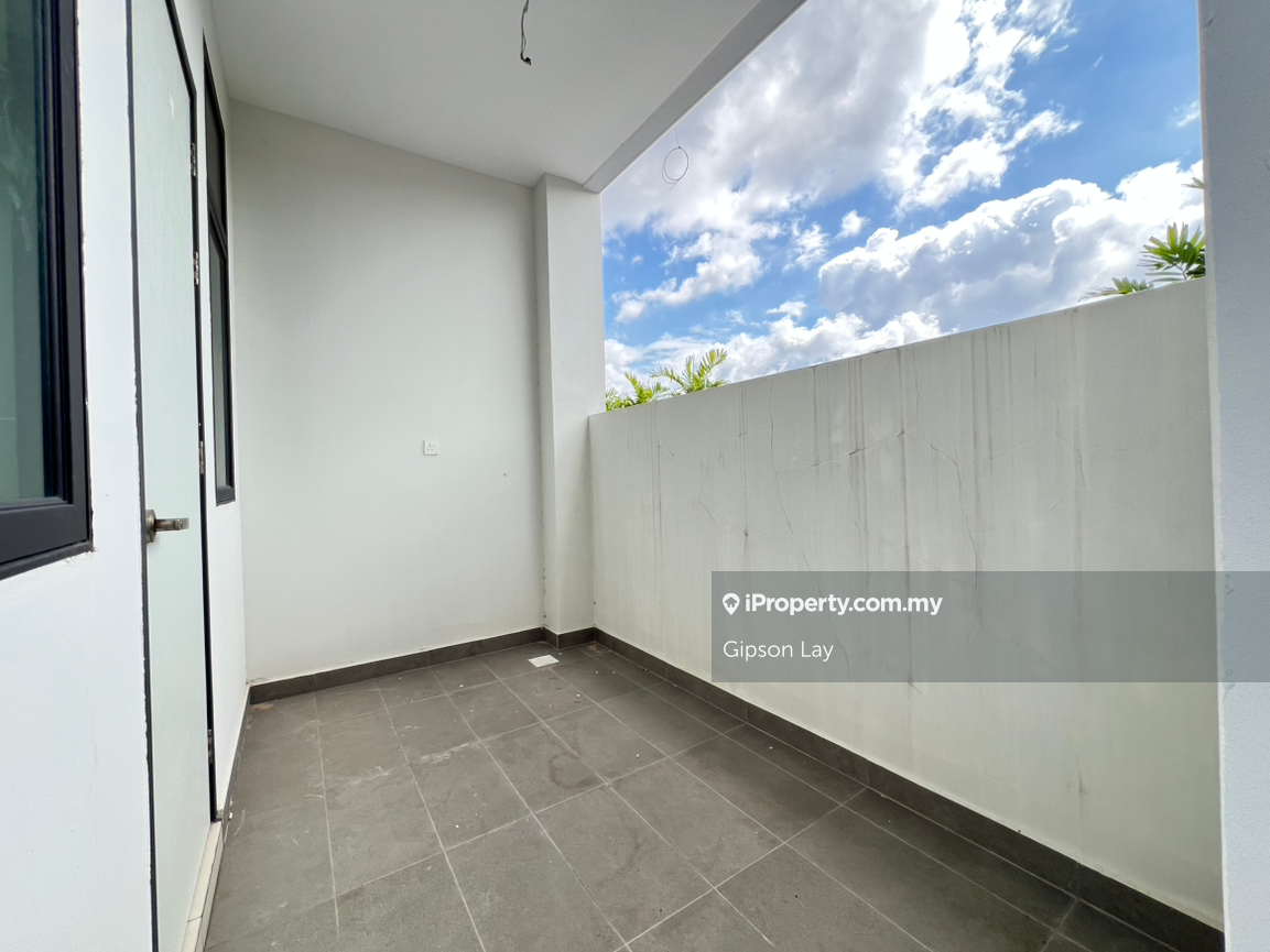 Rumah Berangkai 2 Tingkat untuk Dijual di Taman Tasik Indah, Kluang oleh Gipson Lay - iProperty.com.my