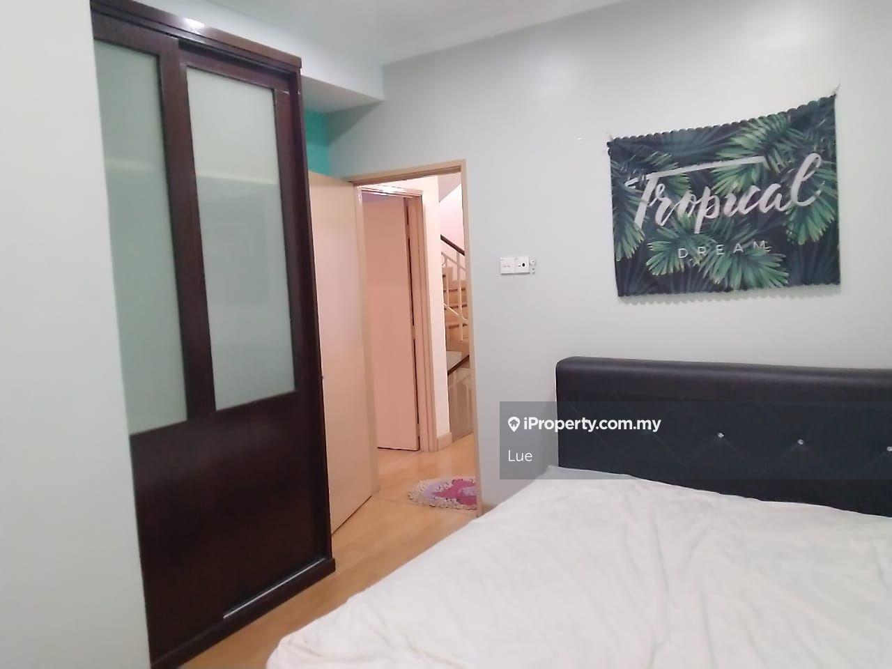 Rumah Berangkai 2.5 Tingkat untuk Dijual di Taman Sri Pelabuhan, Klang oleh Lue - iProperty.com.my