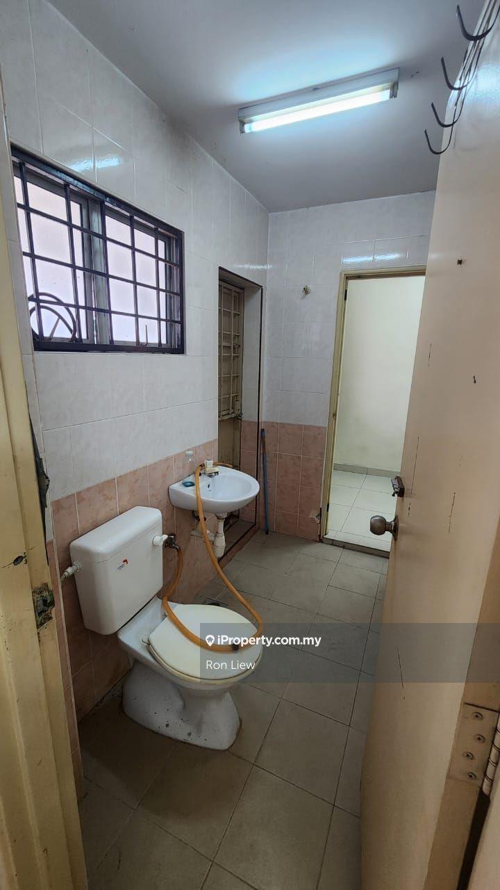 Rumah Berangkai 2.5 Tingkat untuk Dijual di BS 10, BS 11, Taman Bukit Serdang, Seri Kembangan, Seri Kembangan oleh Ron Liew - iProperty.com.my