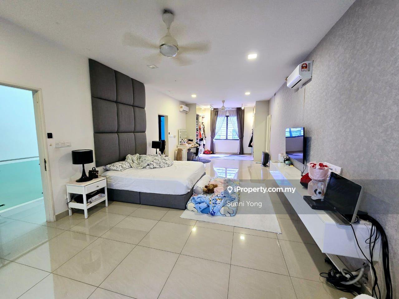 Rumah Berangkai 3 Tingkat untuk Dijual di Kinrara Residence, Puchong oleh Sunni Yong - iProperty.com.my