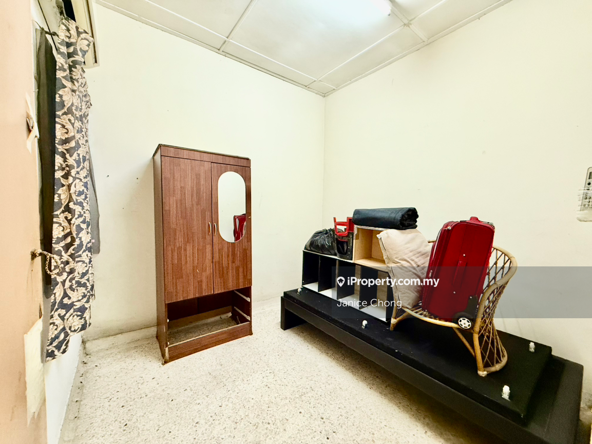 Rumah Berkembar untuk Dijual di Taman Daya, Johor Bahru oleh Janice Chong - iProperty.com.my