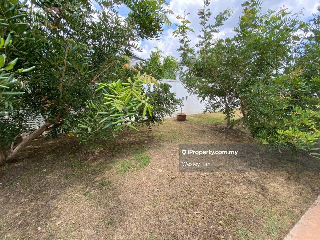 Rumah Berangkai 2 Tingkat untuk Dijual di Taman Merak Mas 2 Storey Corner Big Land For Sale, Bukit Baru oleh Wesley Tan - iProperty.com.my