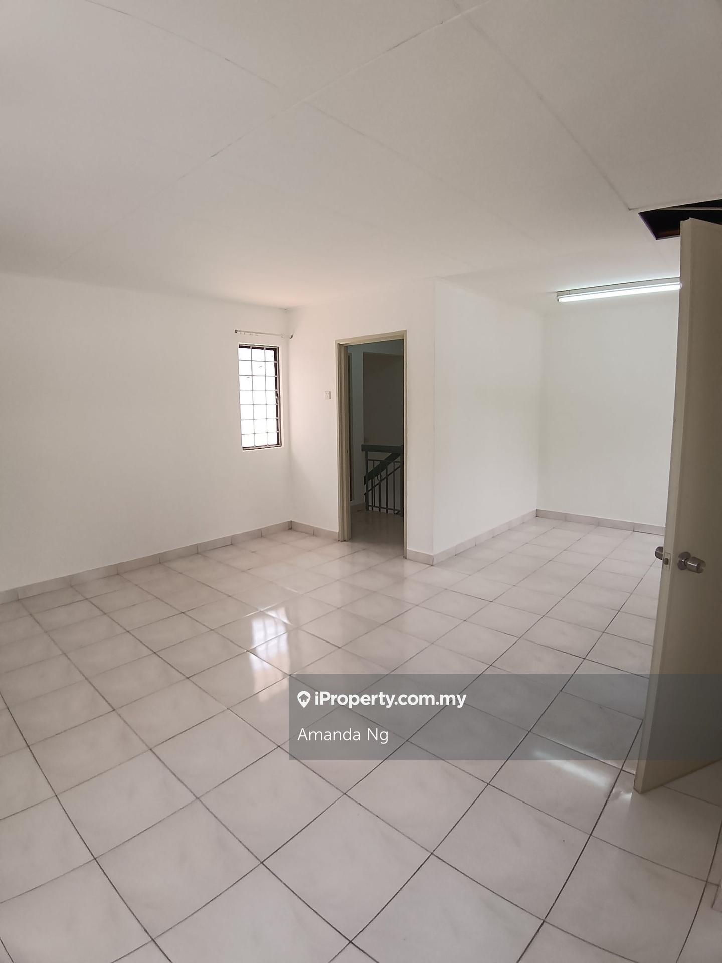 Rumah Berkembar untuk Disewa di Bandar Utama 11, Bandar Utama oleh Amanda Ng - iProperty.com.my
