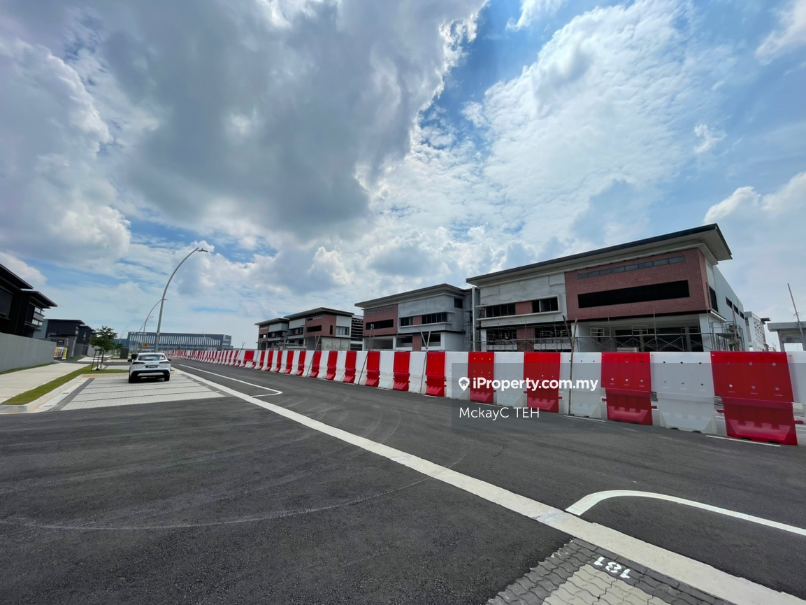 Semi-D Kilang untuk Disewa di Elmina business park, Sungai Buloh oleh MckayC TEH - iProperty.com.my