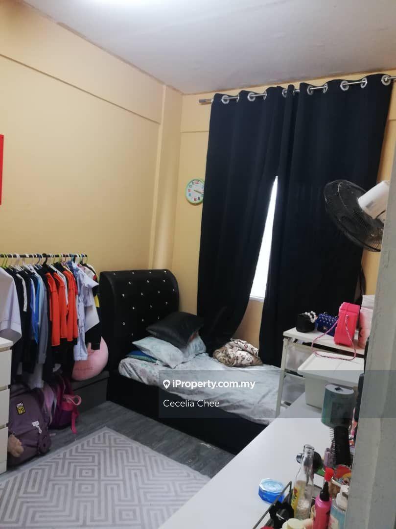 Rumah Pangsa untuk Dijual di Puchong Utama Court 1 oleh Cecelia Chee - iProperty.com.my