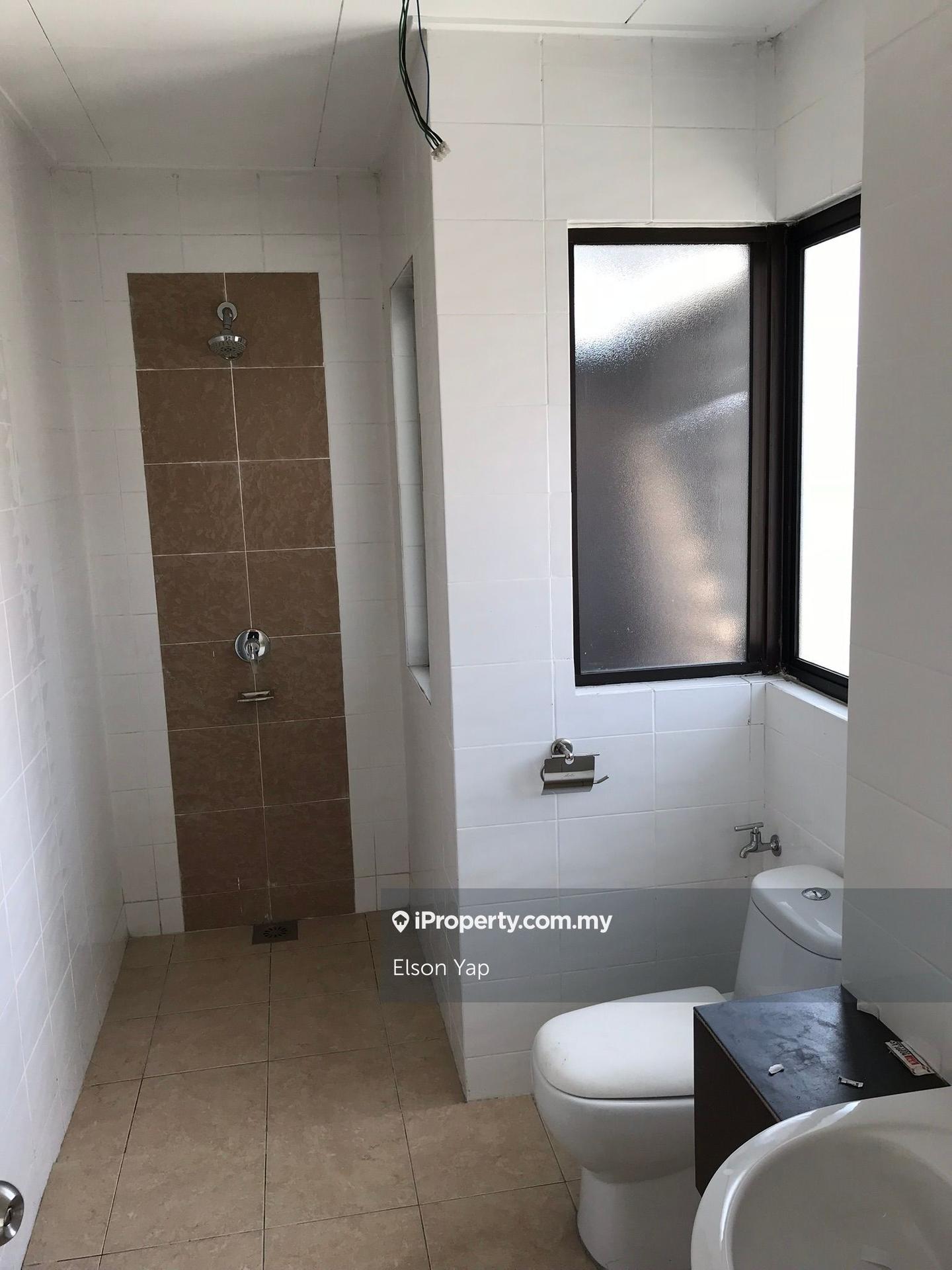 Rumah Berangkai 2 Tingkat untuk Dijual di Sutera Damansara, Damansara Damai oleh Elson Yap - iProperty.com.my